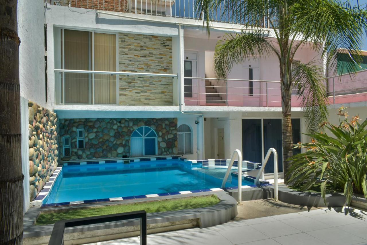 8 Venator House Boutique Apartment Леон Екстериор снимка